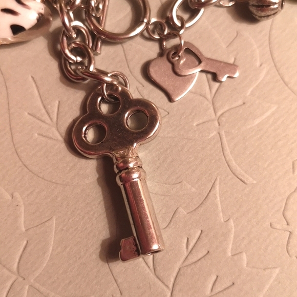 Handmade Glass and Keys charm bracelet - Picture 8 of 11